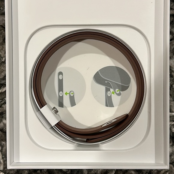 New APPLE iPhone 12 PRO Leather Sleeve in Saddle Brown - Picture 6 of 9